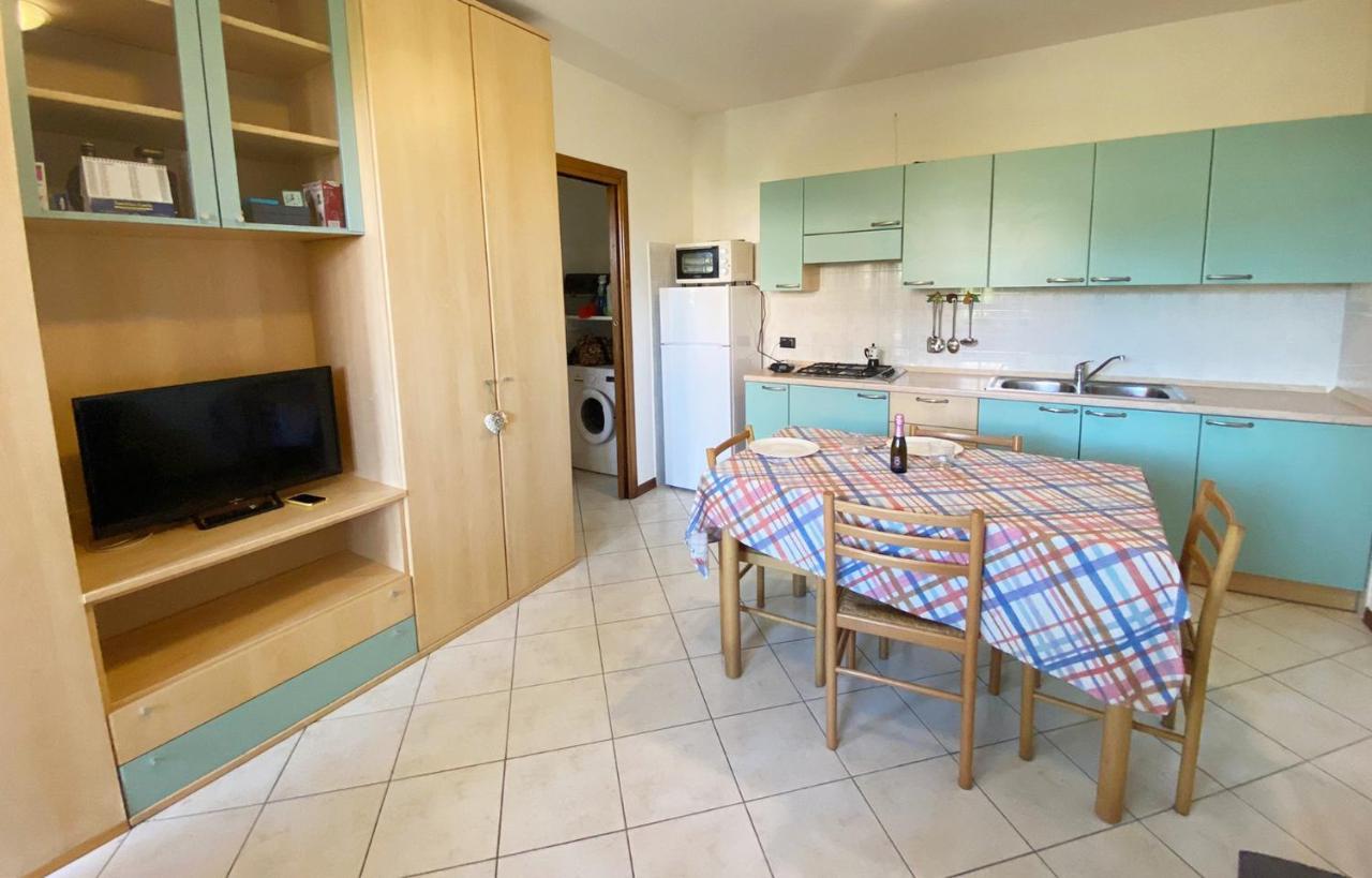 Apartment With Garden And Grill - Green Residence Sirmione Дезенцано-дель-Гарда Экстерьер фото